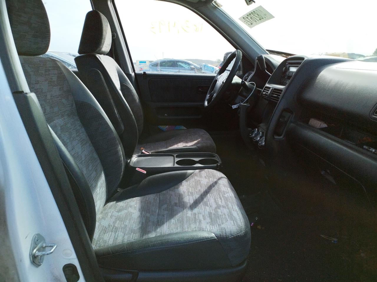 Photo 5 from auction – 2004 HONDA CR-V LX with VIN JHLRD68424C005343