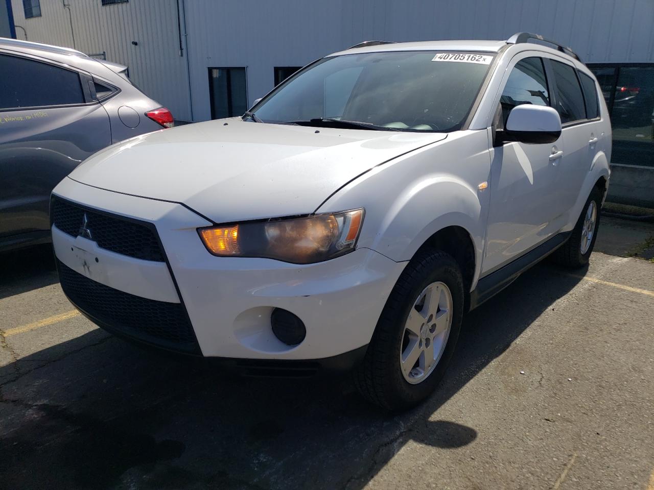 Photo 2 from auction – 2010 MITSUBISHI OUTLANDER with VIN JA4AT2AW7AZ013006