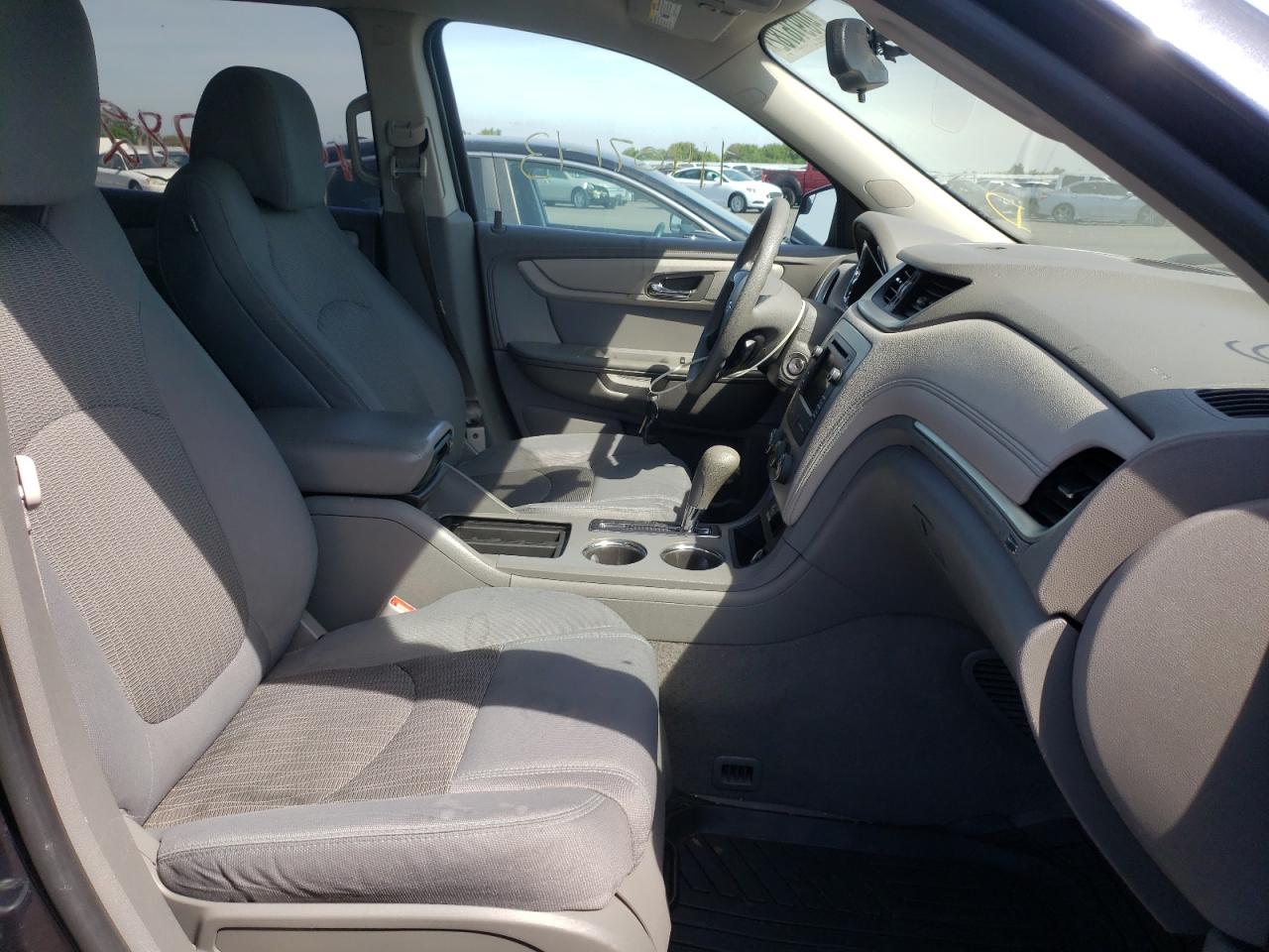 Photo 5 from auction – 2013 CHEVROLET TRAVERSE L with VIN 1GNKRFKD5DJ176471