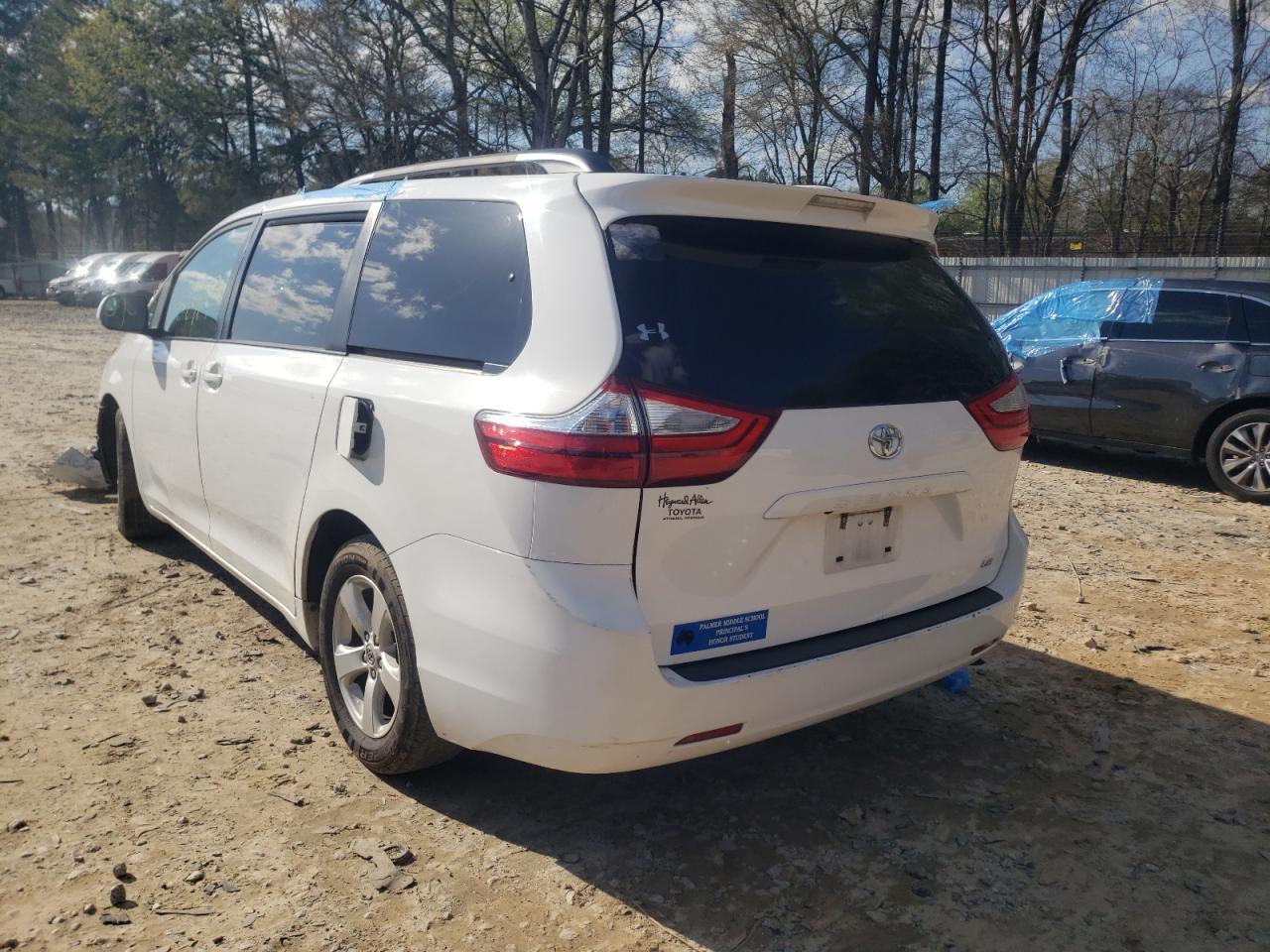 Photo 3 from auction – 2015 TOYOTA SIENNA LE with VIN 5TDKK3DC8FS563506