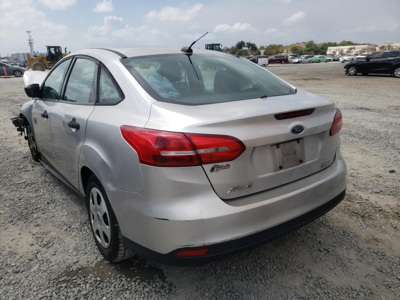 Photo 3 from auction – 2016 FORD FOCUS S with VIN 1FADP3E27GL228505