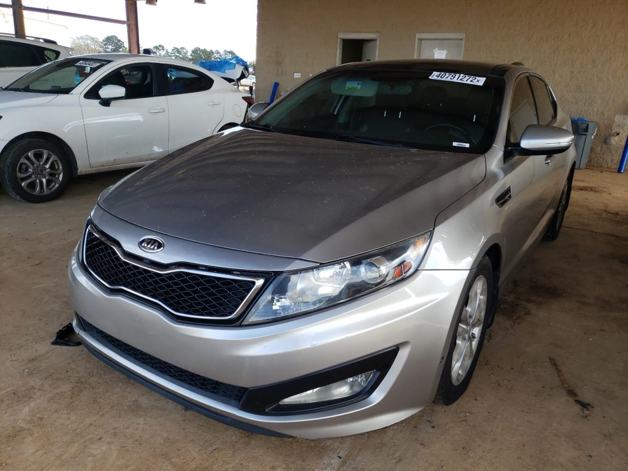 Photo 2 from auction – 2012 KIA OPTIMA SX with VIN 5XXGR4A60CG024168
