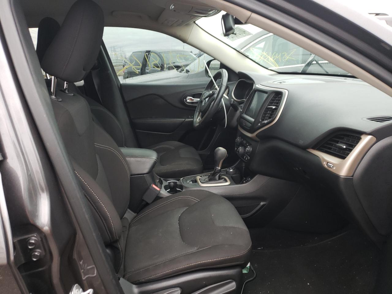Photo 5 from auction – 2017 JEEP CHEROKEE L with VIN 1C4PJMCS0HW545575