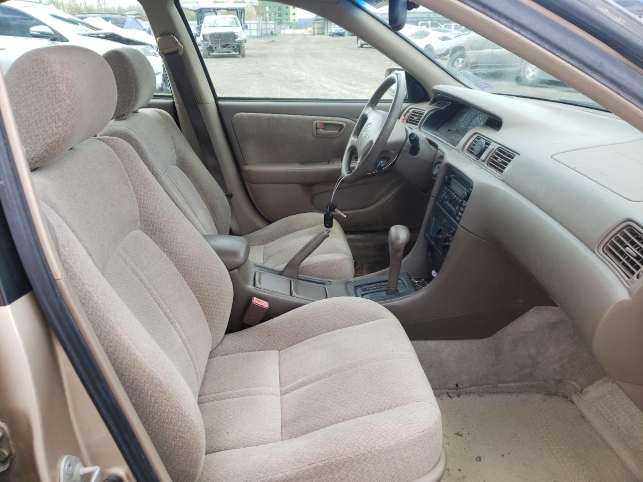 Photo 5 from auction – 2000 TOYOTA CAMRY CE with VIN JT2BG22K6Y0477387