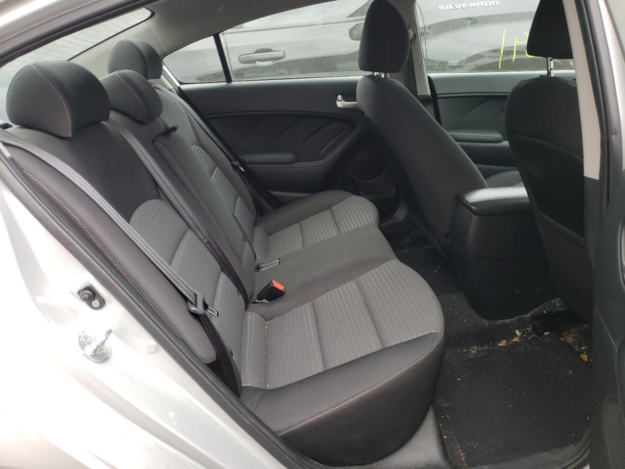 Photo 6 from auction – 2017 KIA FORTE LX with VIN 3KPFL4A72HE059302