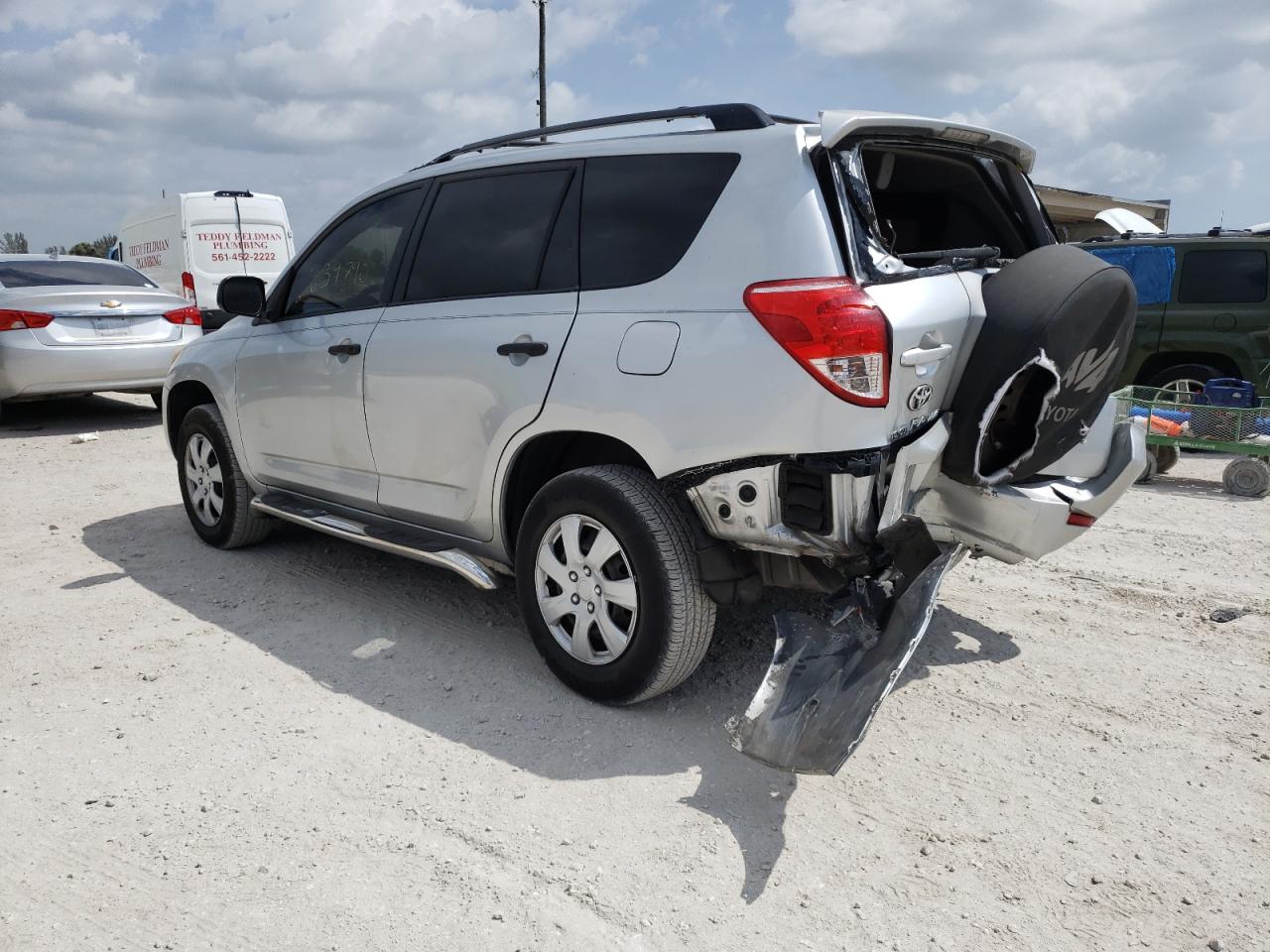 Photo 3 from auction – 2006 TOYOTA RAV4 with VIN JTMZD33V166011129