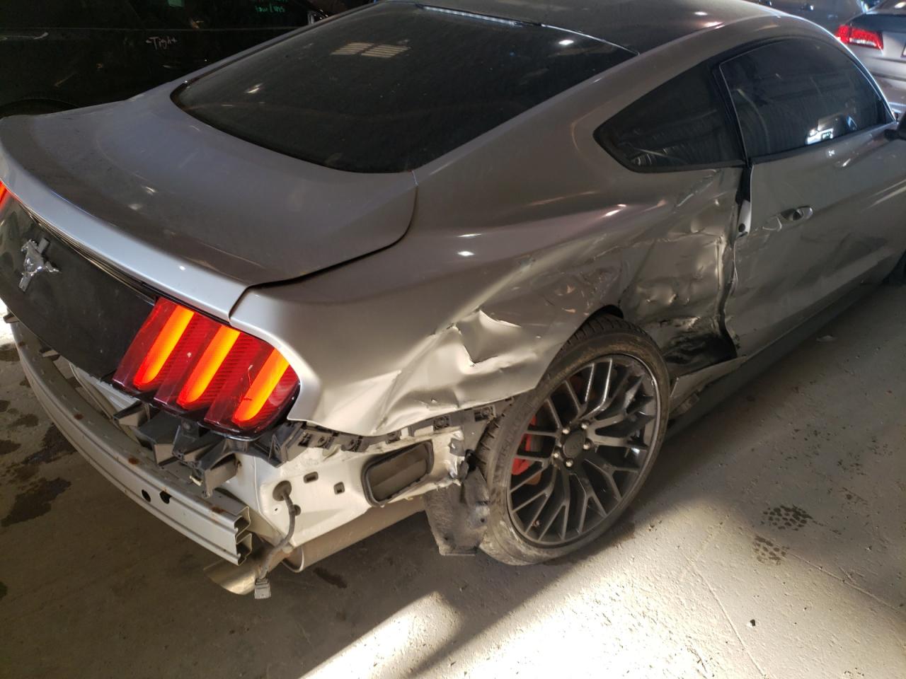 Photo 9 from auction – 2016 FORD MUSTANG with VIN 1FA6P8AM5G5271645