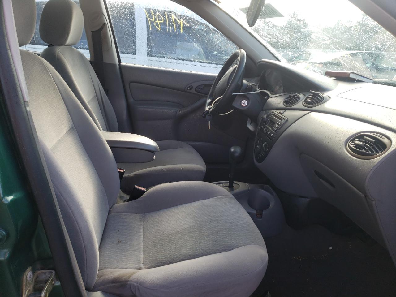 Photo 5 from auction – 2001 FORD FOCUS SE with VIN 1FAFP34P51W185763