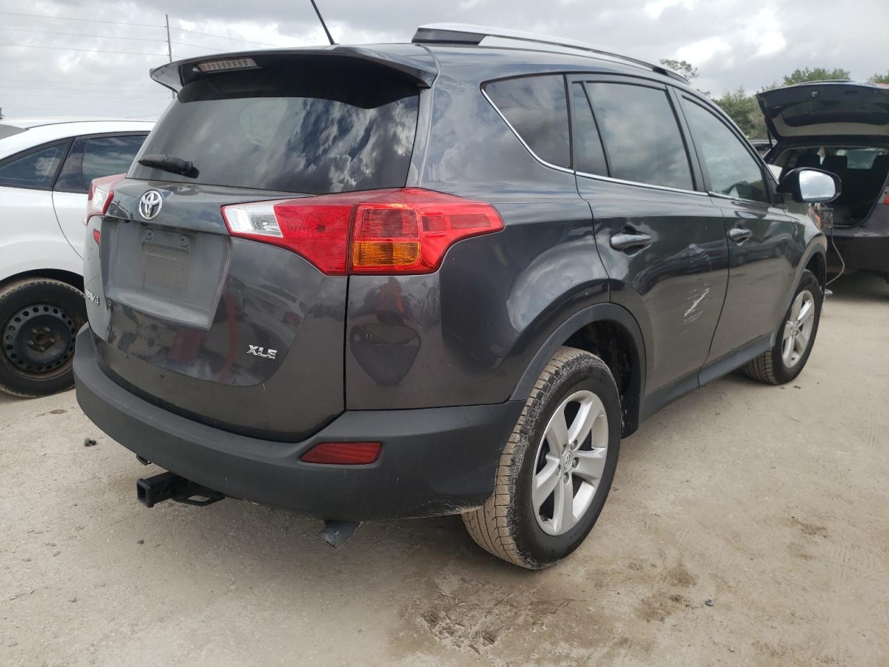 Photo 4 from auction – 2013 TOYOTA RAV4 XLE with VIN 2T3WFREV4DW070751
