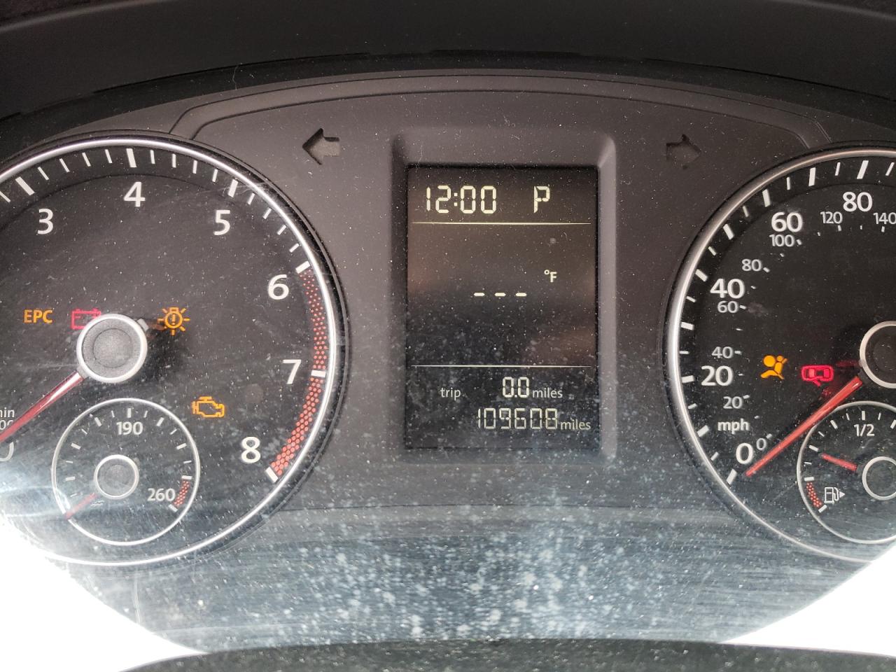 Photo 8 from auction – 2014 VOLKSWAGEN PASSAT S with VIN 1VWAP7A31EC011125