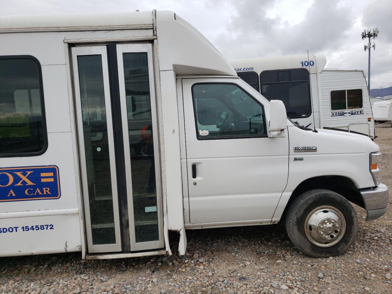 Photo 9 from auction – 2011 FORD ECONOLINE with VIN 1FDWE3FL6BDA37205