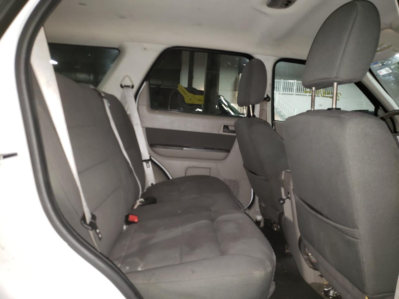 Photo 6 from auction – 2010 FORD ESCAPE XLT with VIN 1FMCU9D78AKB22362