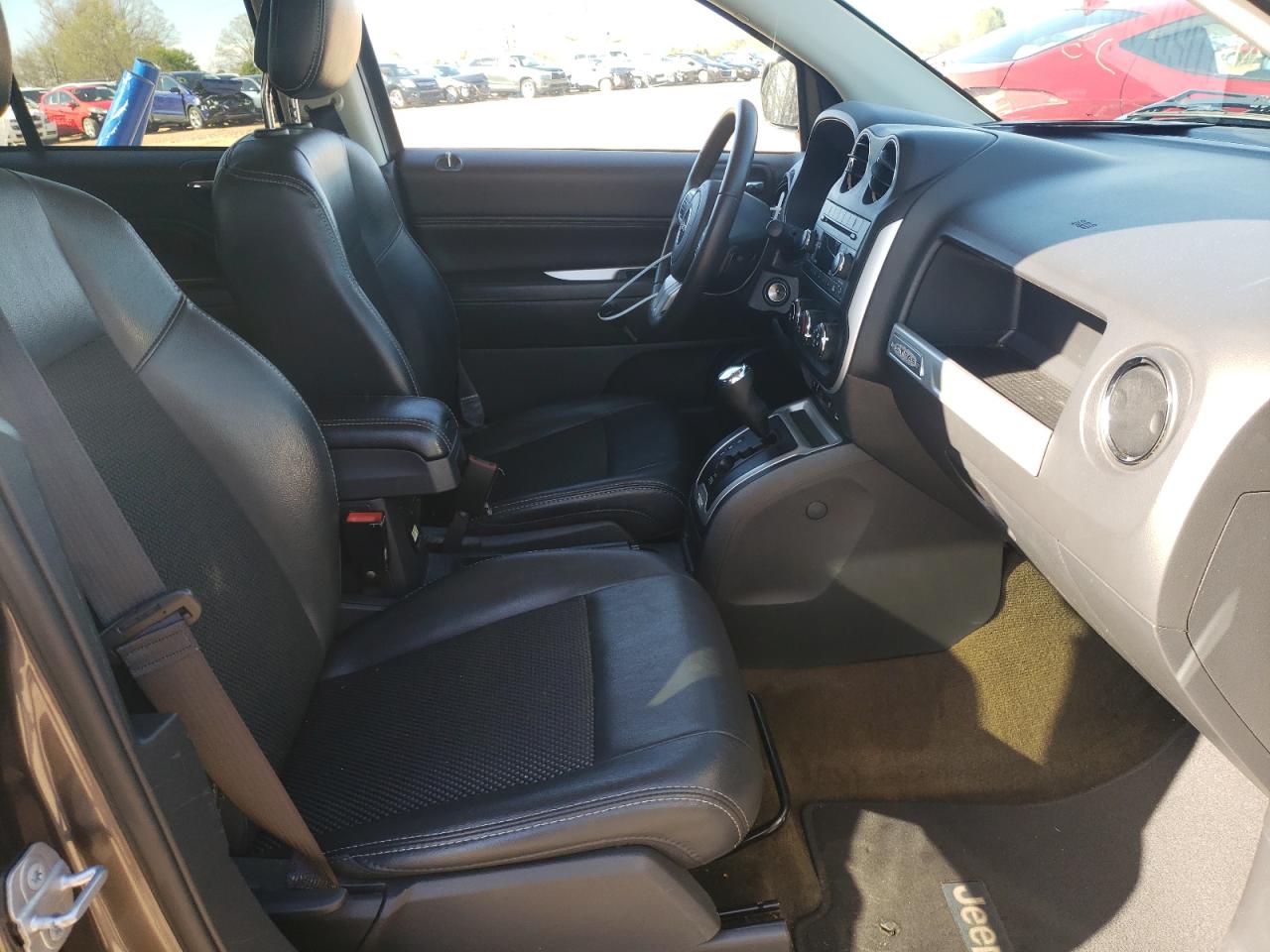 Photo 5 from auction – 2016 JEEP COMPASS LA with VIN 1C4NJCEA6GD628315