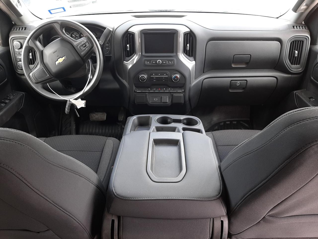 Photo 9 from auction – 2020 CHEVROLET SILVERADO with VIN 1GCUYAEF6LZ326706