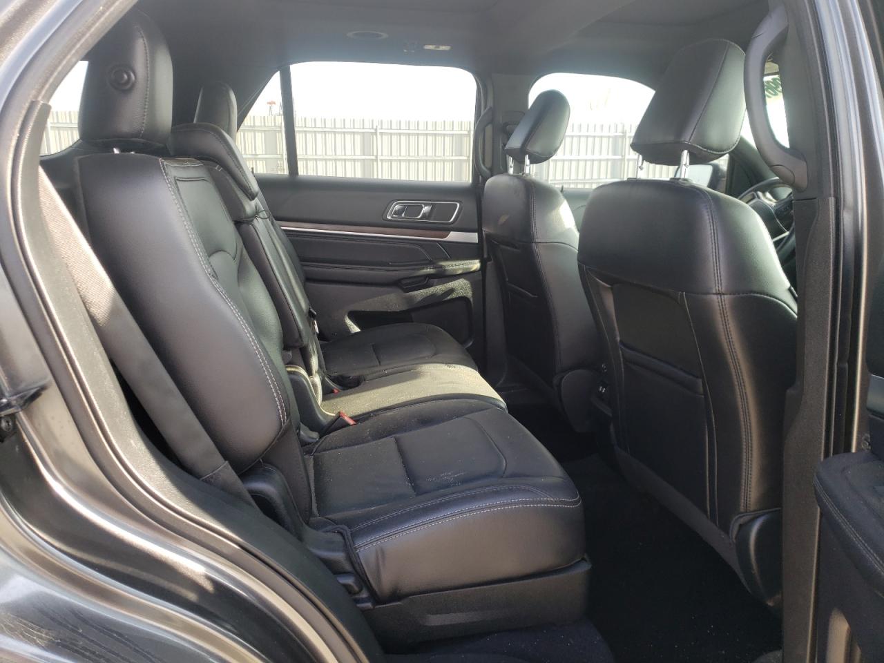 Photo 6 from auction – 2019 FORD EXPLORER L with VIN 1FM5K7F8XKGA28285