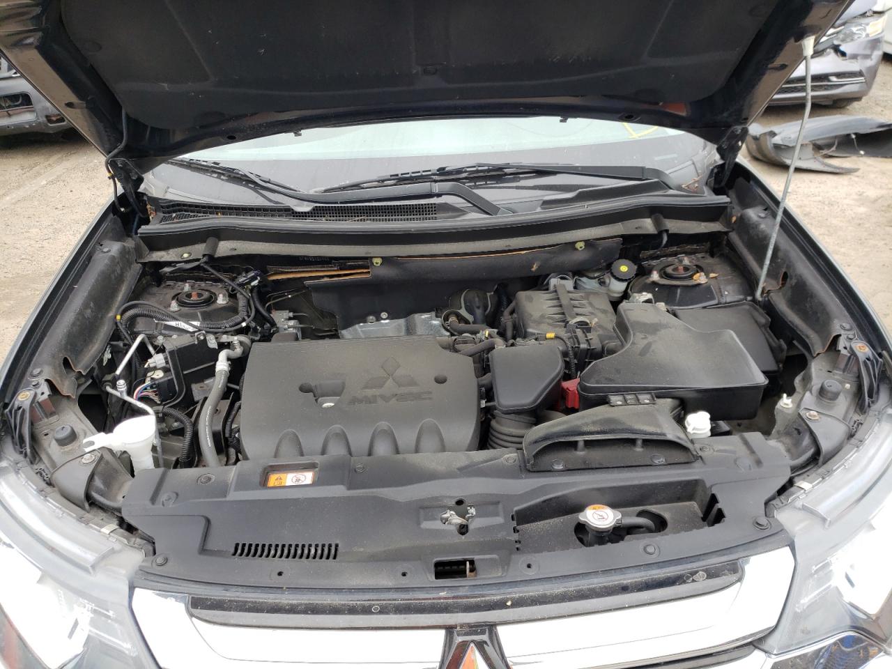 Photo 7 from auction – 2016 MITSUBISHI OUTLANDER with VIN JA4AZ3A31GZ020990