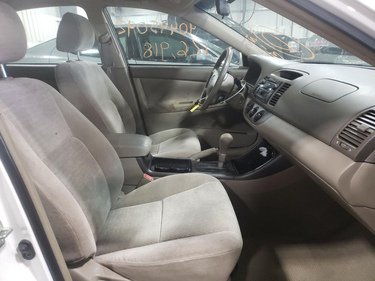 Photo 5 from auction – 2002 TOYOTA CAMRY LE with VIN 4T1BE32K62U006984