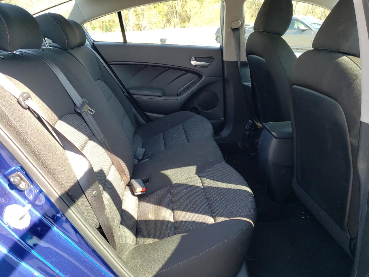 Photo 6 from auction – 2017 KIA FORTE LX with VIN 3KPFK4A78HE029515