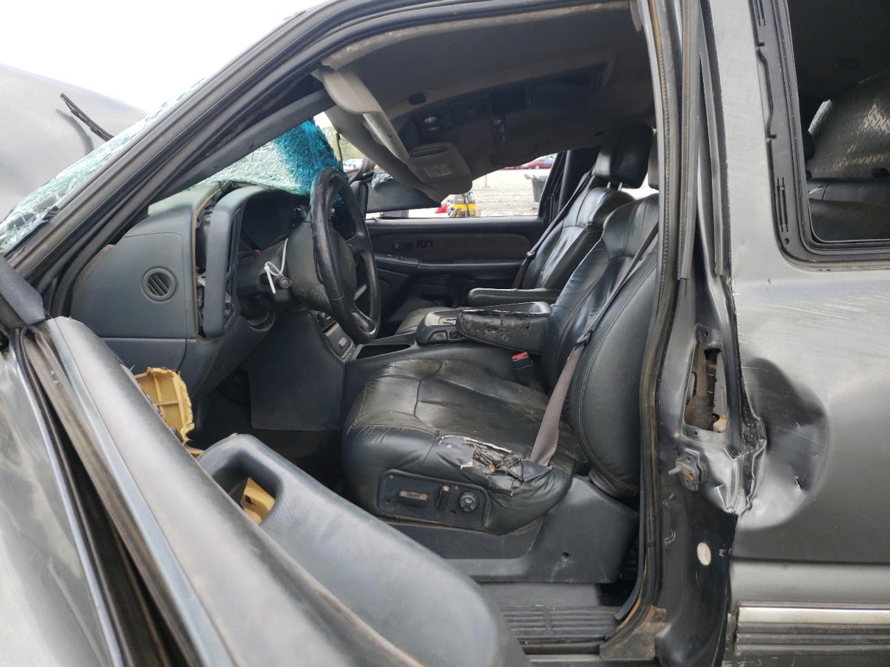 Photo 5 from auction – 2002 CHEVROLET SILVRDO LT with VIN 1GCEK19T02E270791