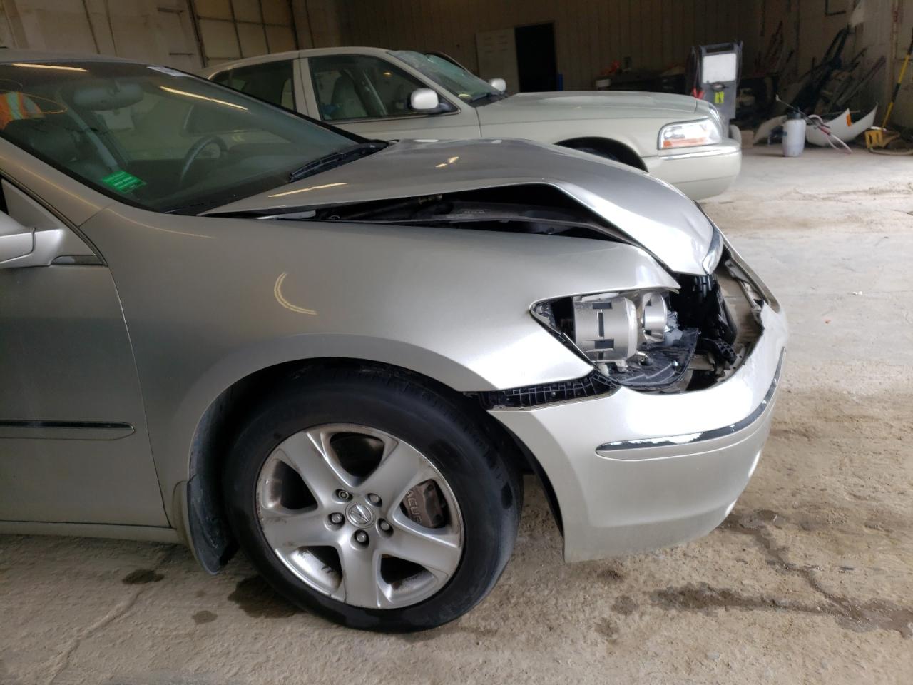 Photo 9 from auction – 2005 ACURA RL with VIN JH4KB16515C014618