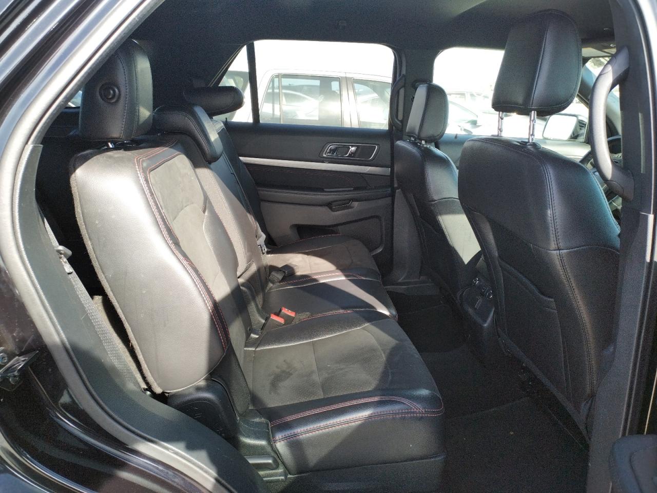 Photo 6 from auction – 2019 FORD EXPLORER X with VIN 1FM5K7D8XKGA47048