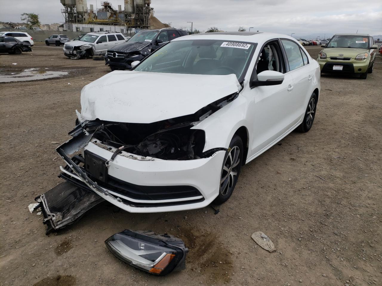 Photo 2 from auction – 2017 VOLKSWAGEN JETTA SE with VIN 3VWDB7AJ8HM394056