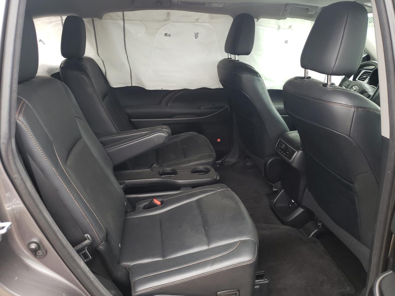Photo 6 from auction – 2015 TOYOTA HIGHLANDER with VIN 5TDDKRFH2FS217634