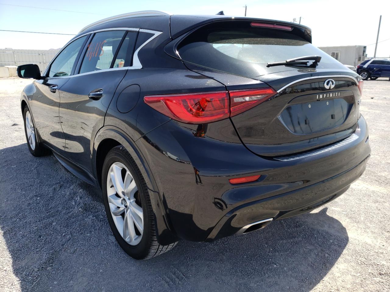 Photo 3 from auction – 2017 INFINITI QX30 BASE with VIN SJKCH5CP0HA021882