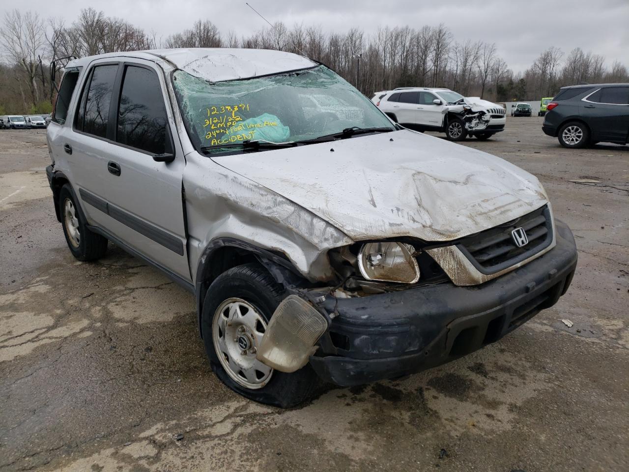 HONDA CR-V LX 2000 with VIN JHLRD2848YC011503 - Photo from auction