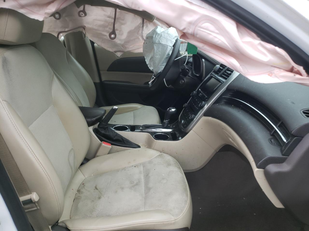 Photo 5 from auction – 2016 CHEVROLET MALIBU LIM with VIN 1G11C5SA3GF116341