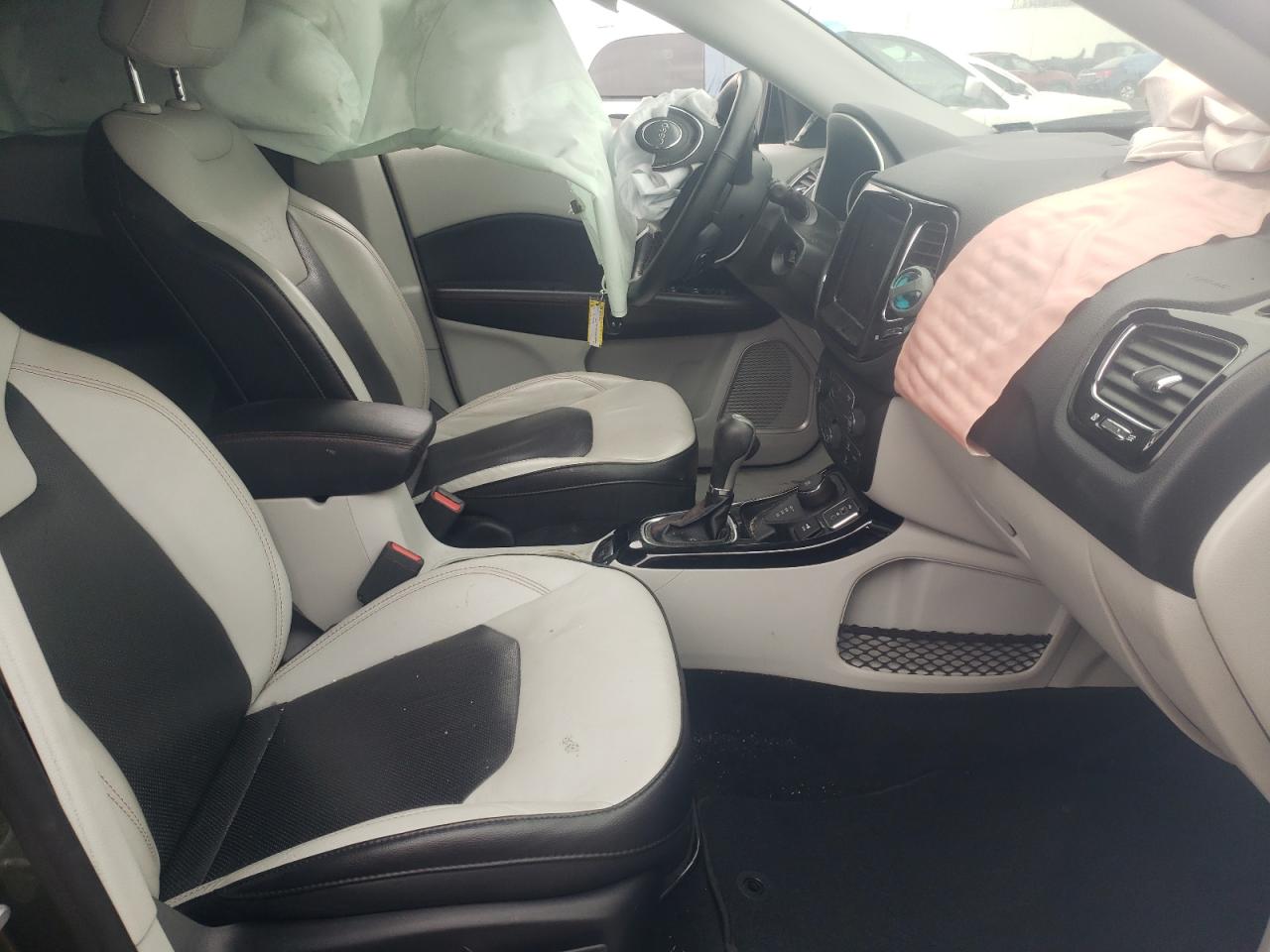 Photo 5 from auction – 2018 JEEP COMPASS LI with VIN 3C4NJDCB5JT212582