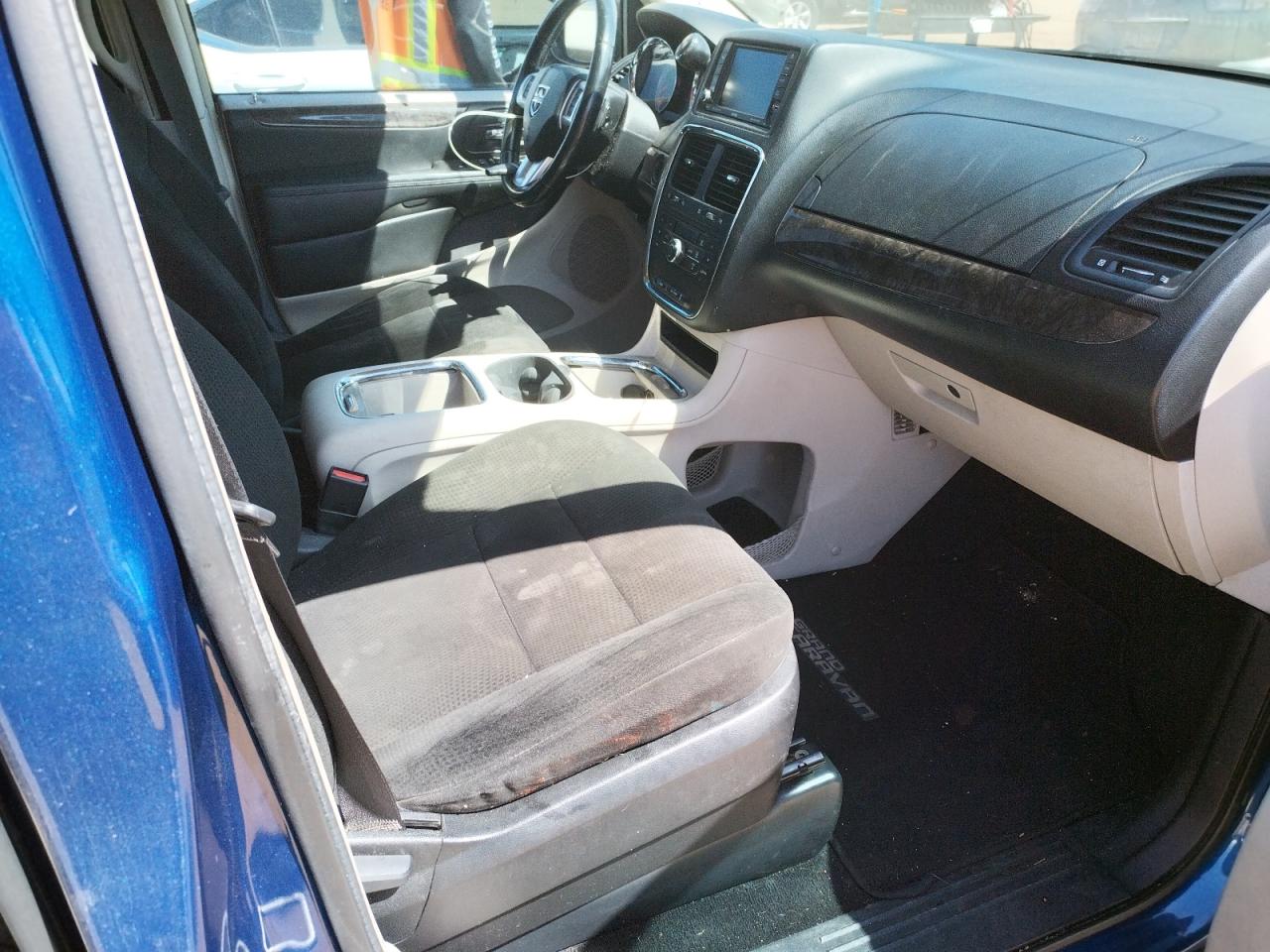 Photo 5 from auction – 2011 DODGE GRAND CARA with VIN 2D4RN5DG8BR786459