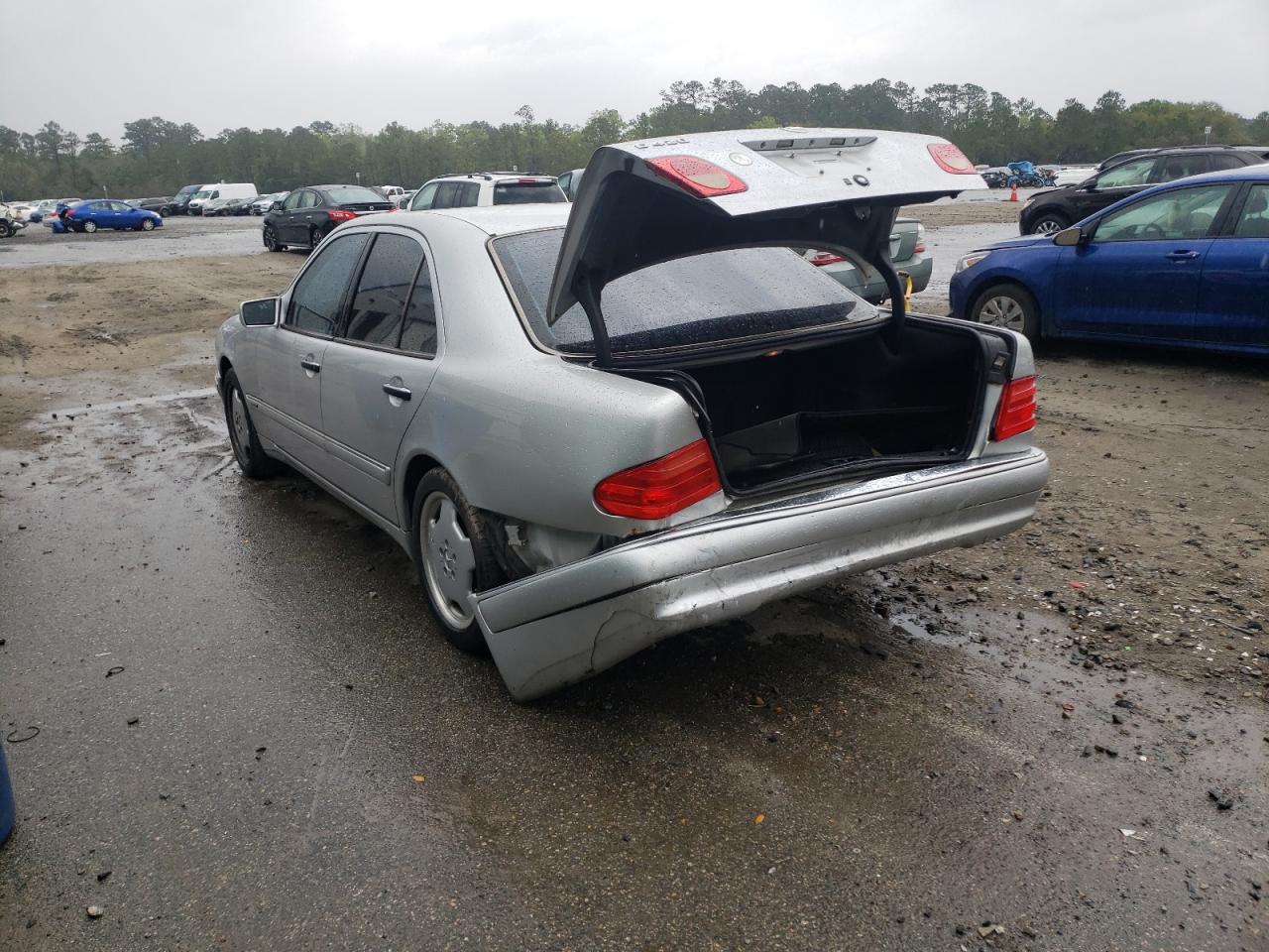 Photo 3 from auction – 1997 MERCEDES-BENZ E 420 with VIN WDBJF72F5VA229996