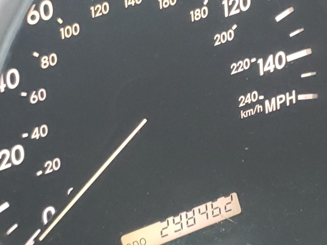 Photo 8 from auction – 2004 LEXUS RX 330 with VIN 2T2HA31U24C039618
