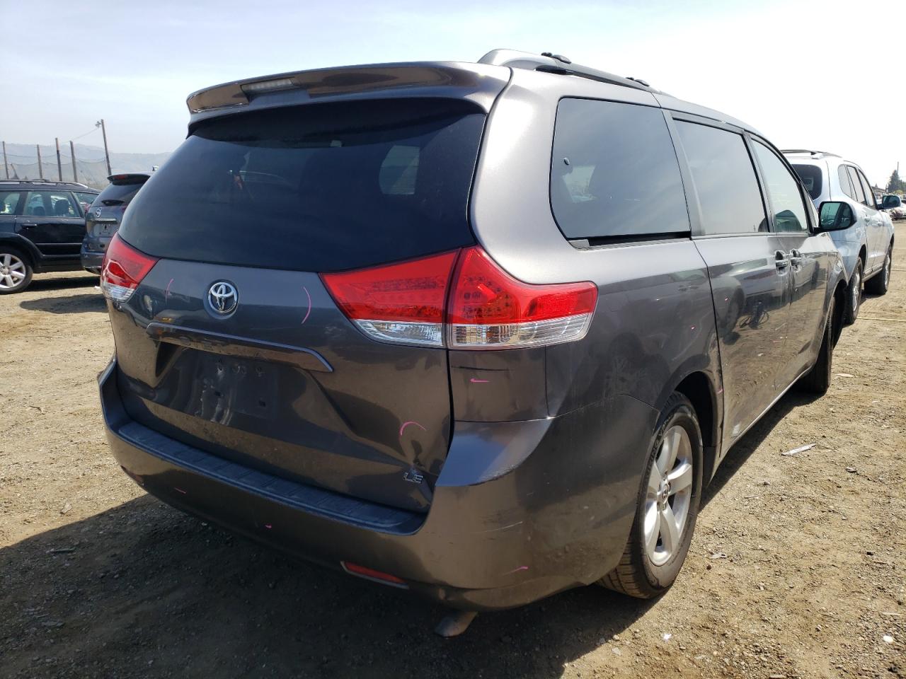 Photo 4 from auction – 2011 TOYOTA SIENNA LE with VIN 5TDKK3DC4BS074174