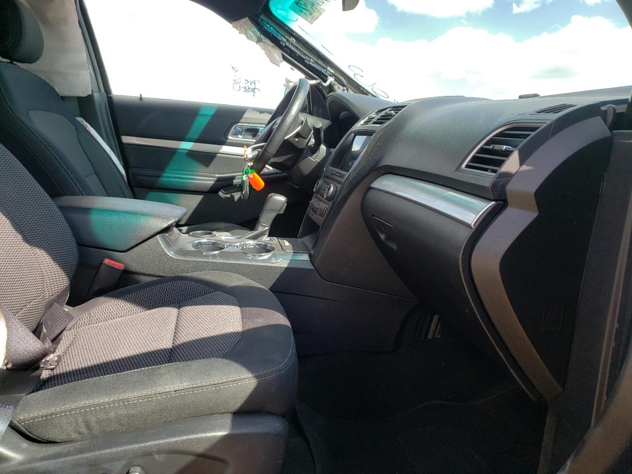 Photo 5 from auction – 2017 FORD EXPLORER X with VIN 1FM5K7DHXHGA48595