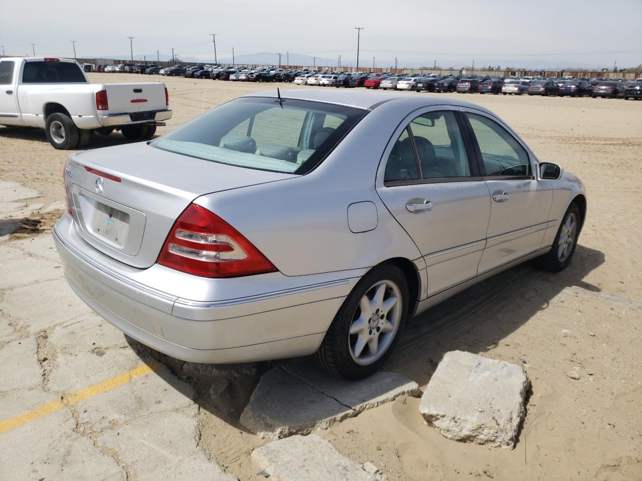 Photo 4 from auction – 2002 MERCEDES-BENZ C-CLASS with VIN WDBRF61J92F285697