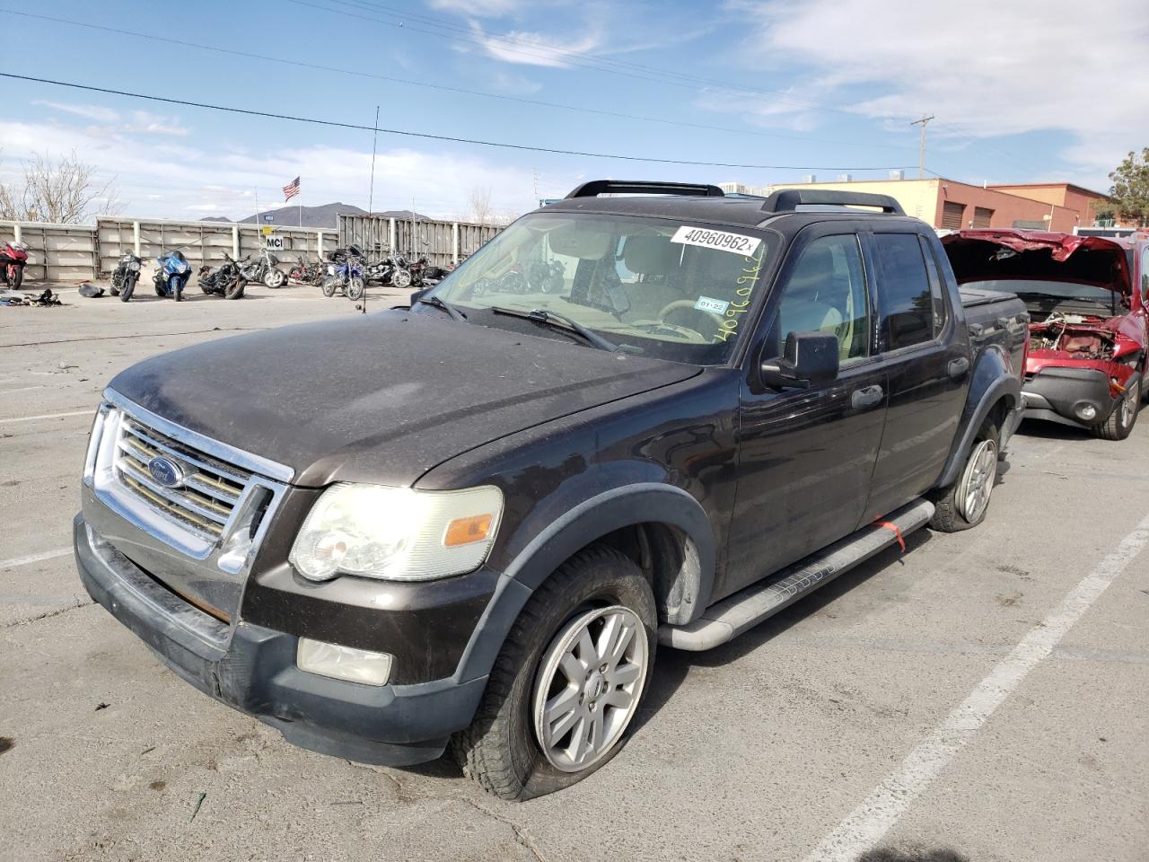 Photo 2 from auction – 2007 FORD EXPLORER S with VIN 1FMEU31K27UB06024