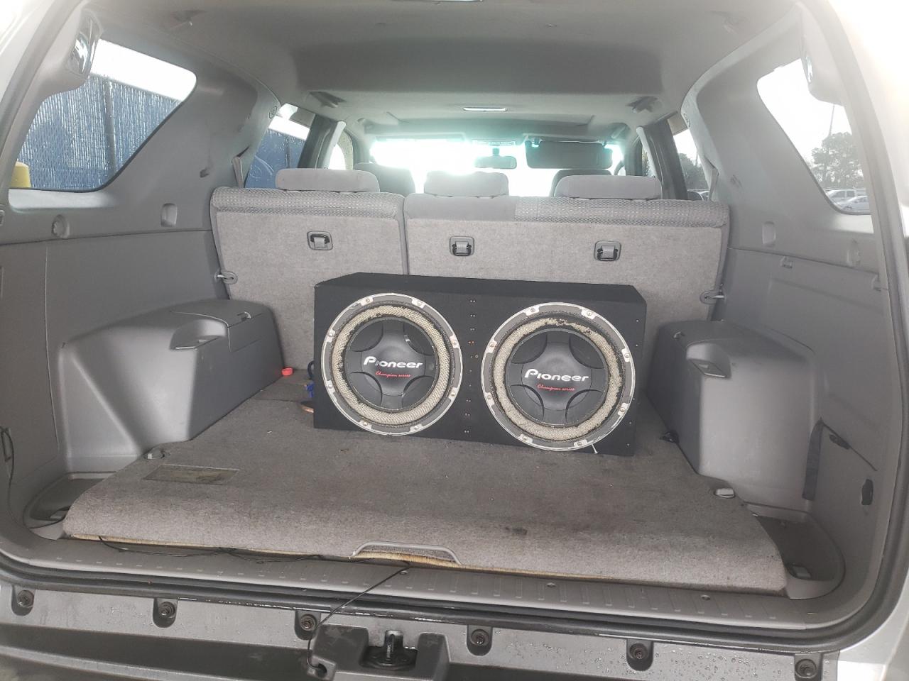 Photo 9 from auction – 2004 TOYOTA 4RUNNER SR with VIN JTEZU14R148019234