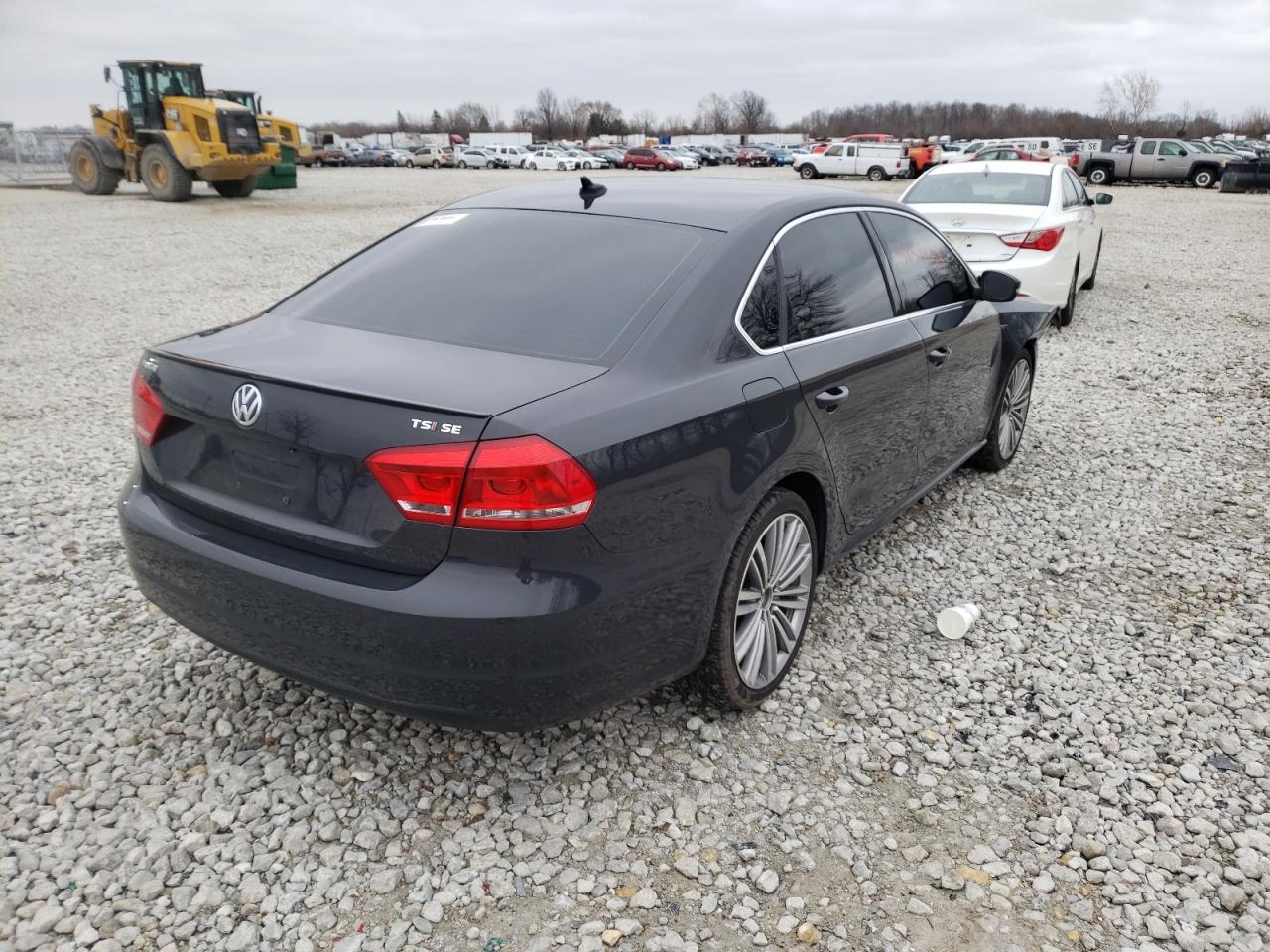 Photo 4 from auction – 2014 VOLKSWAGEN PASSAT SE with VIN 1VWBS7A36EC112356