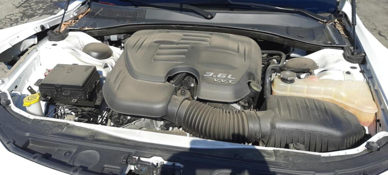 Photo 7 from auction – 2019 CHRYSLER 300 S with VIN 2C3CCABG2KH516349