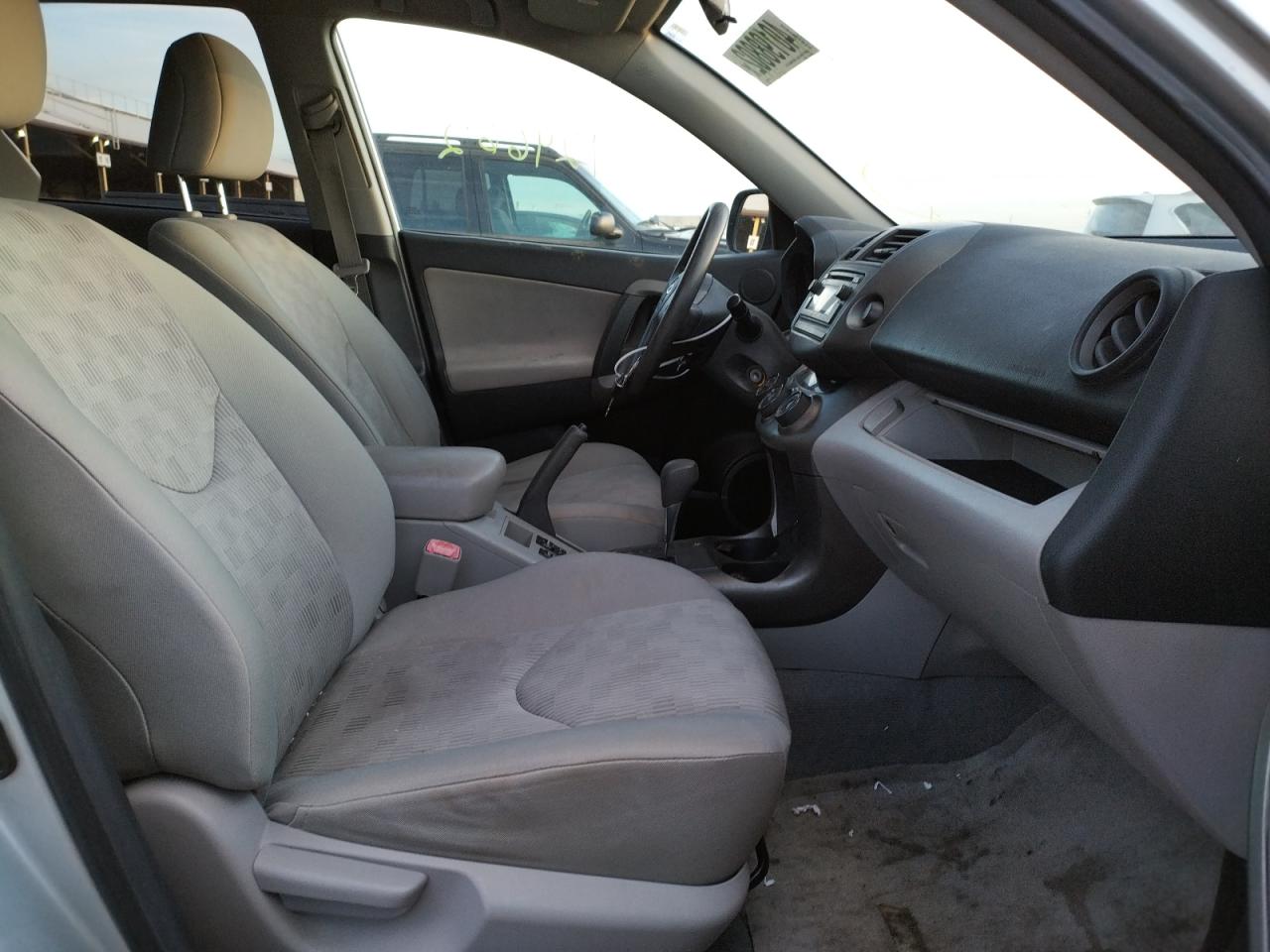 Photo 5 from auction – 2012 TOYOTA RAV4 with VIN 2T3ZF4DV2CW117856