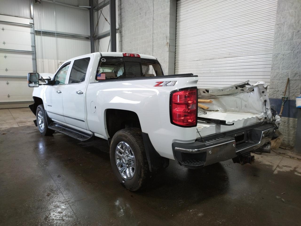 Photo 3 from auction – 2018 CHEVROLET SILVERADO with VIN 1GC4K0EY5JF104217
