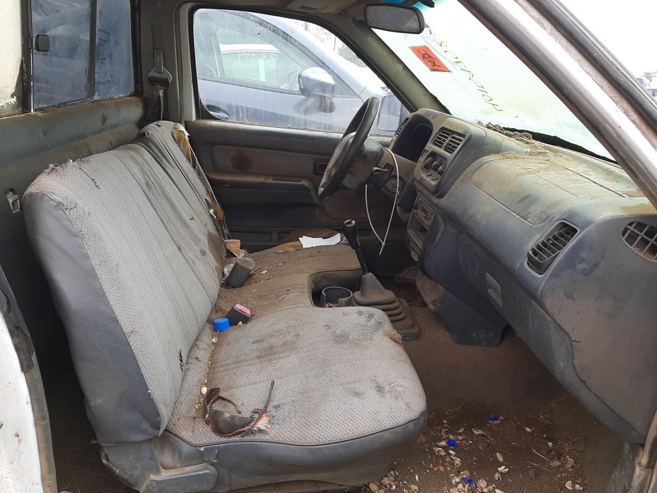 Photo 5 from auction – 2001 NISSAN FRONTIER X with VIN 1N6DD21S51C381956
