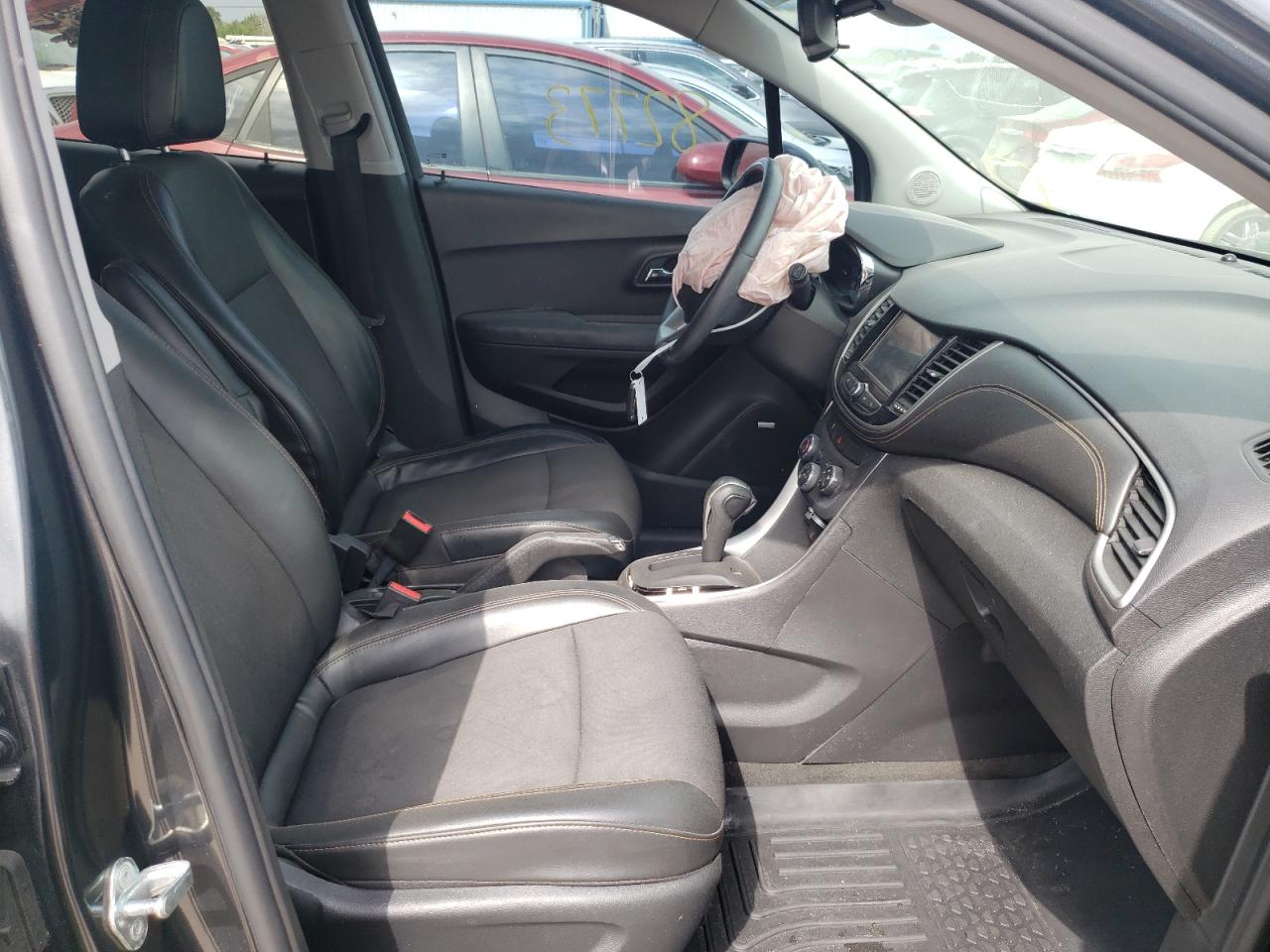 Photo 5 from auction – 2017 CHEVROLET TRAX 1LT with VIN 3GNCJLSBXHL205177