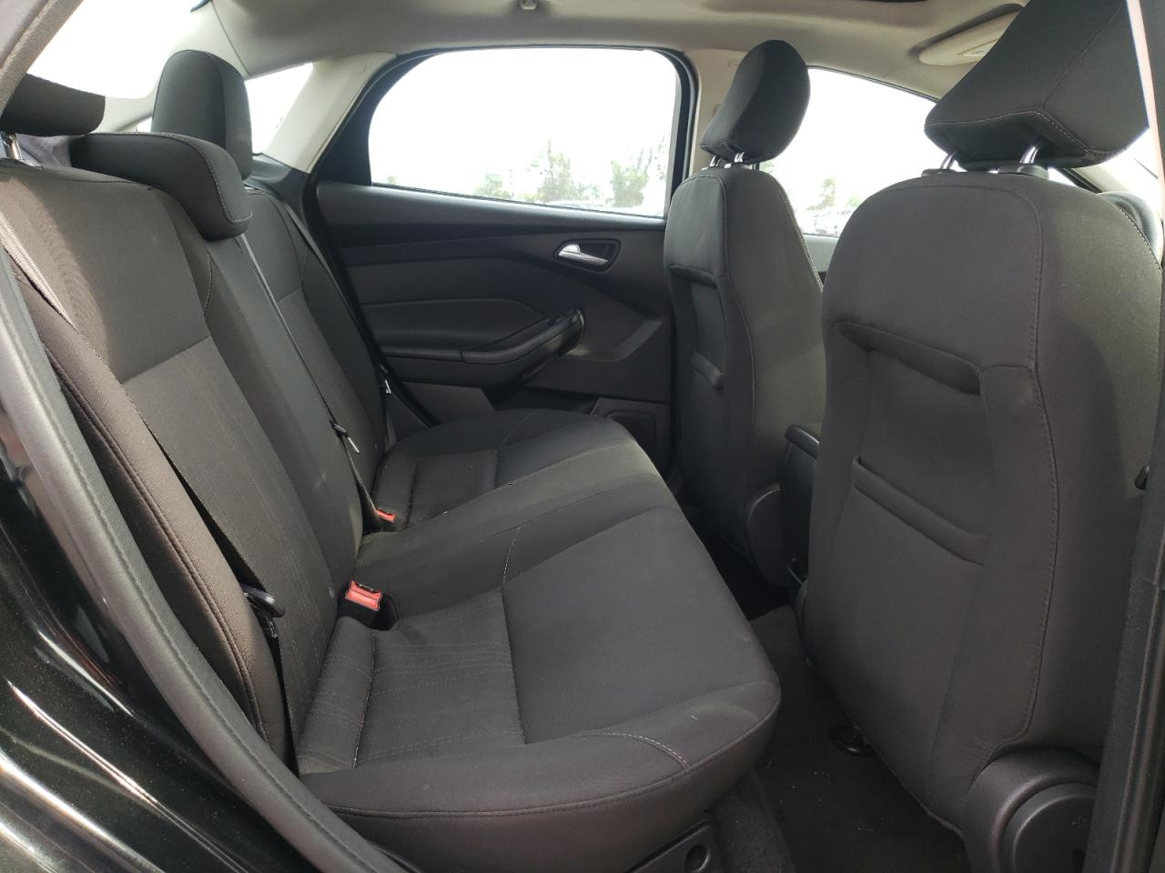 Photo 6 from auction – 2015 FORD FOCUS SE with VIN 1FADP3F28FL317237