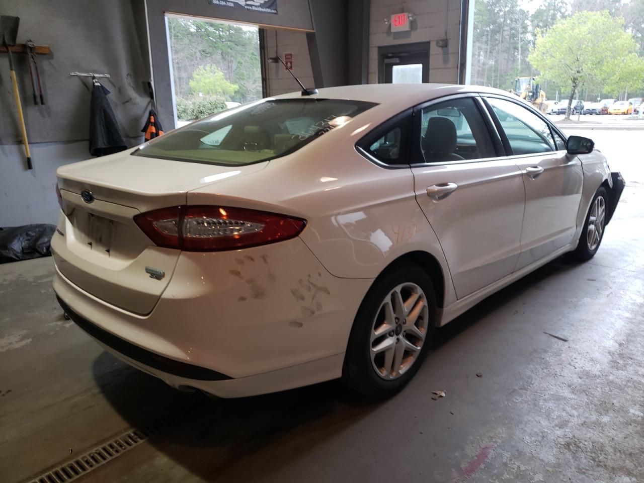 Photo 4 from auction – 2015 FORD FUSION SE with VIN 3FA6P0HD4FR220012