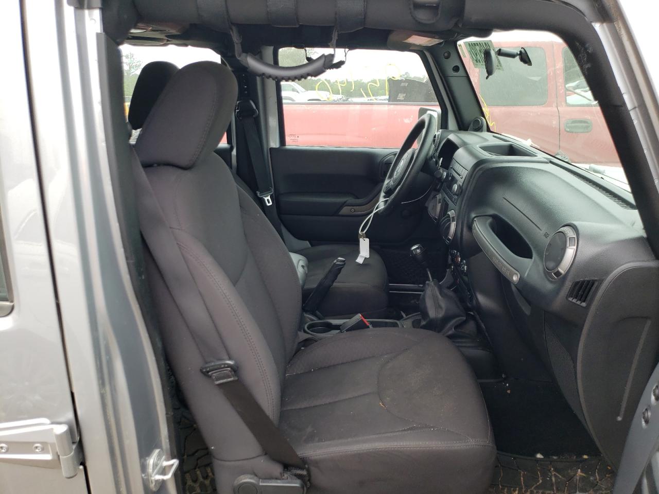 Photo 5 from auction – 2013 JEEP WRANGLER U with VIN 1C4BJWDG3DL681372