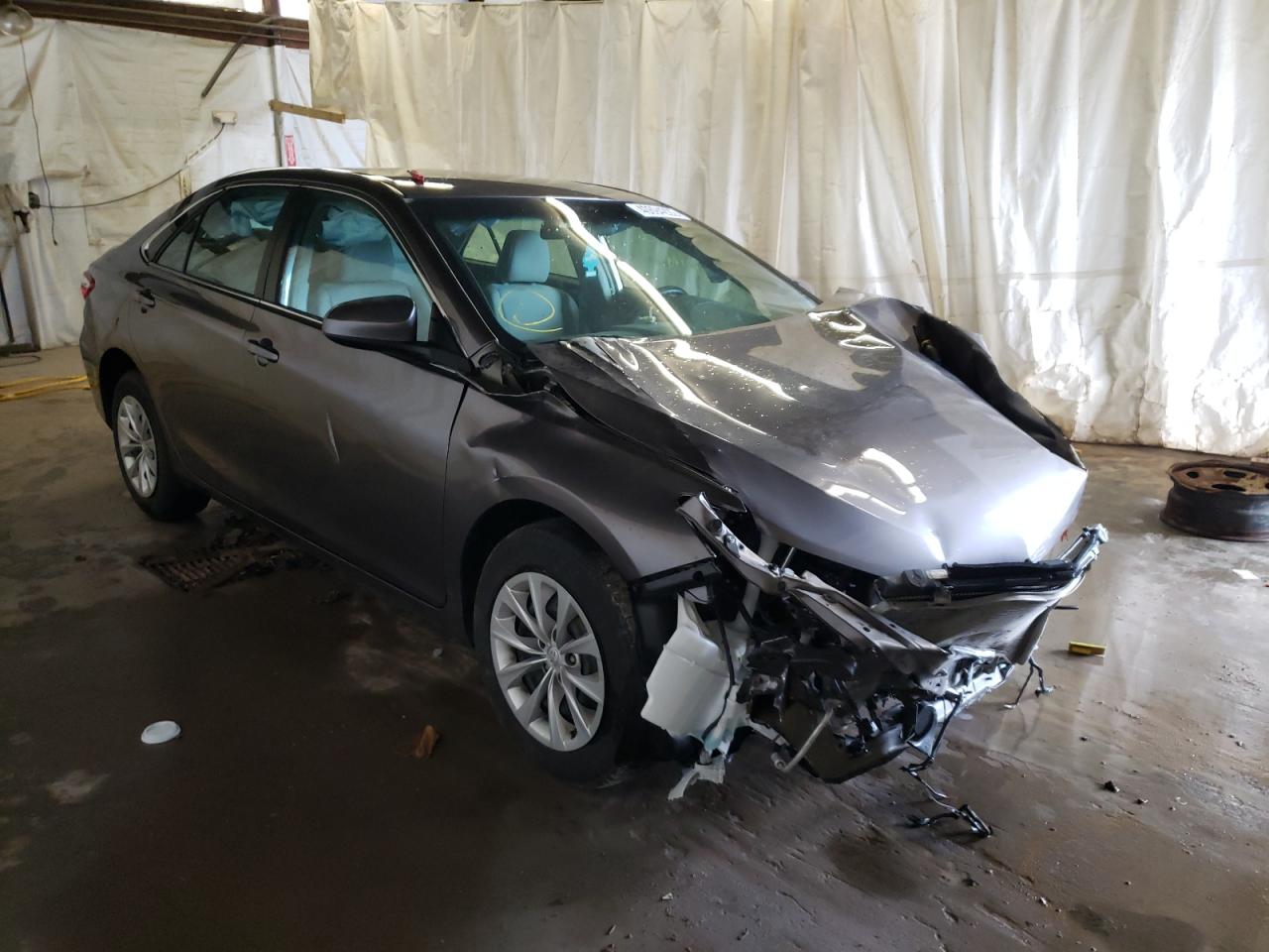 Zdjęcie 1 z aukcji – 2016 TOYOTA CAMRY LE z VIN 4T4BF1FKXGR577287