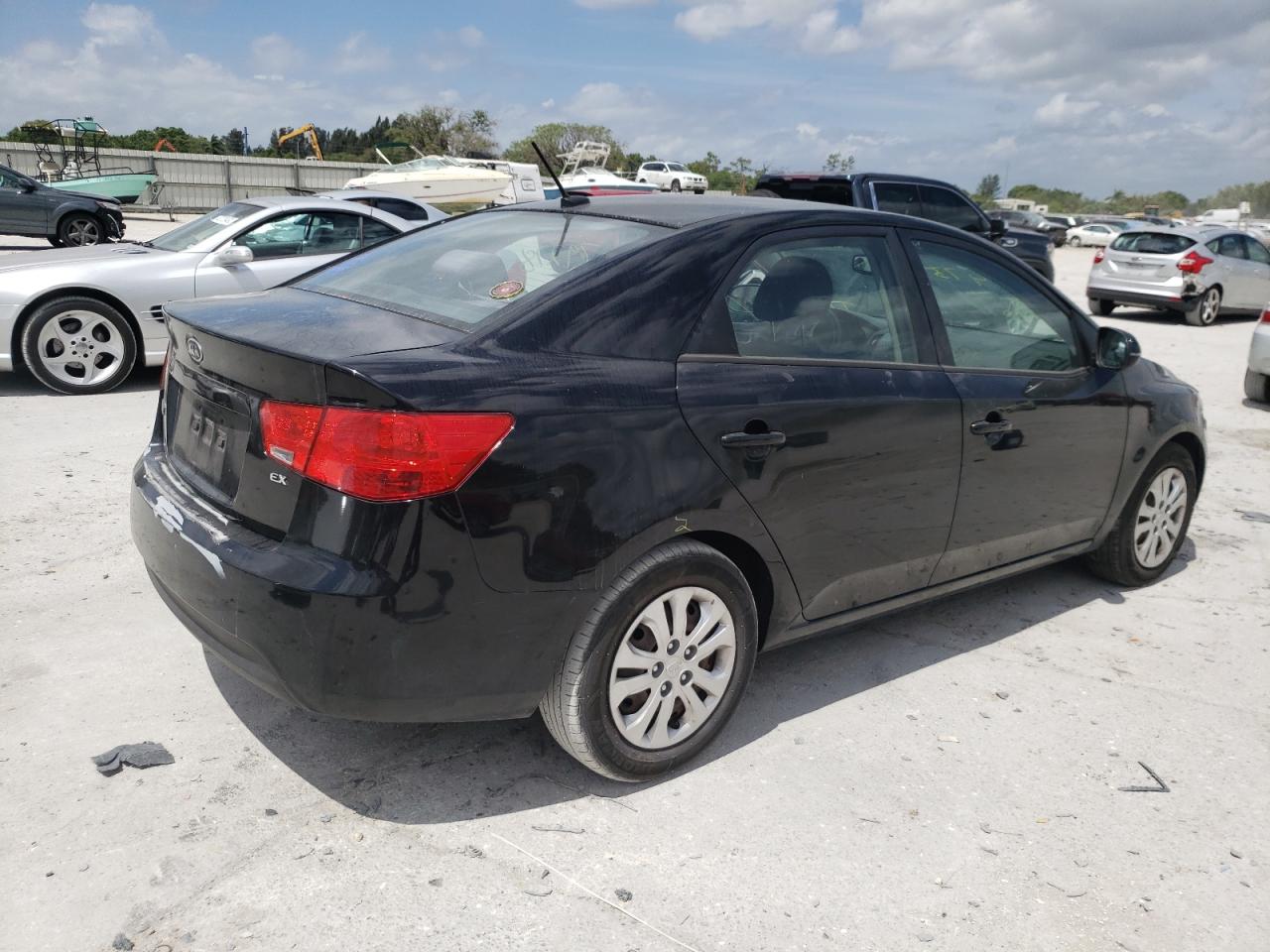 Photo 4 from auction – 2013 KIA FORTE EX with VIN KNAFU4A20D5703772